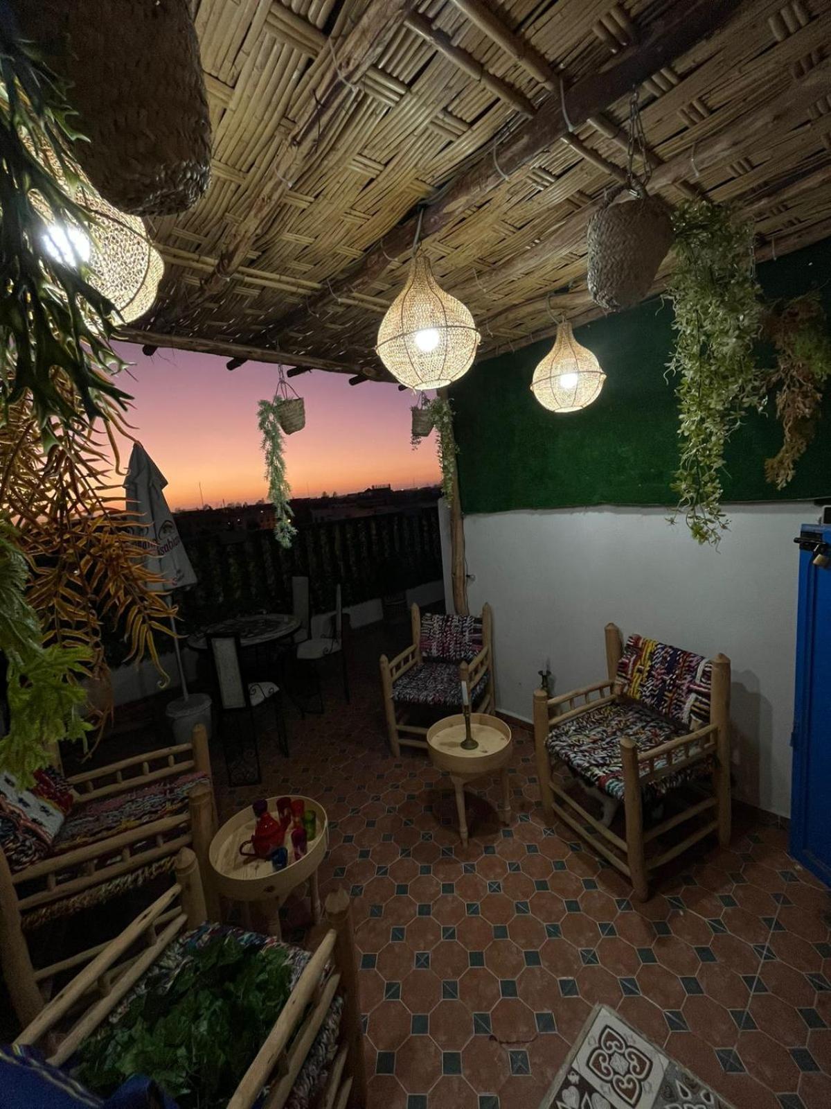 Narjiss Avec Terrasse